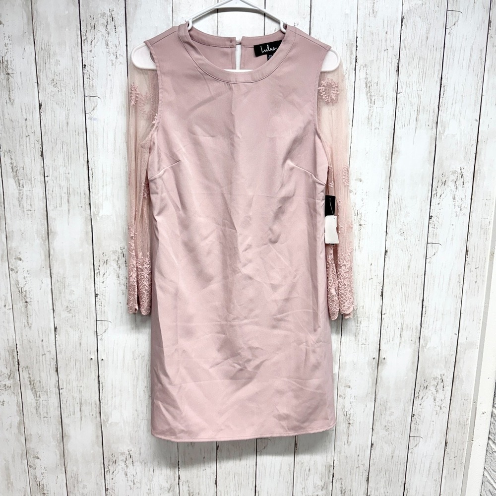 Lulus Embroidered Lace Long Sleeve Shift Dress Womens Size XS Mauve Pink Mini